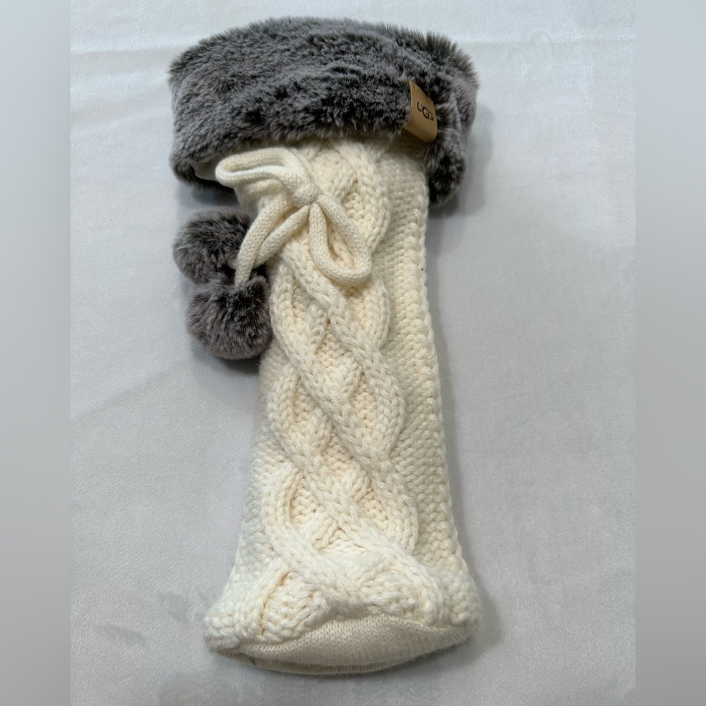 UGG Knitted Wine Glass‎ Holder